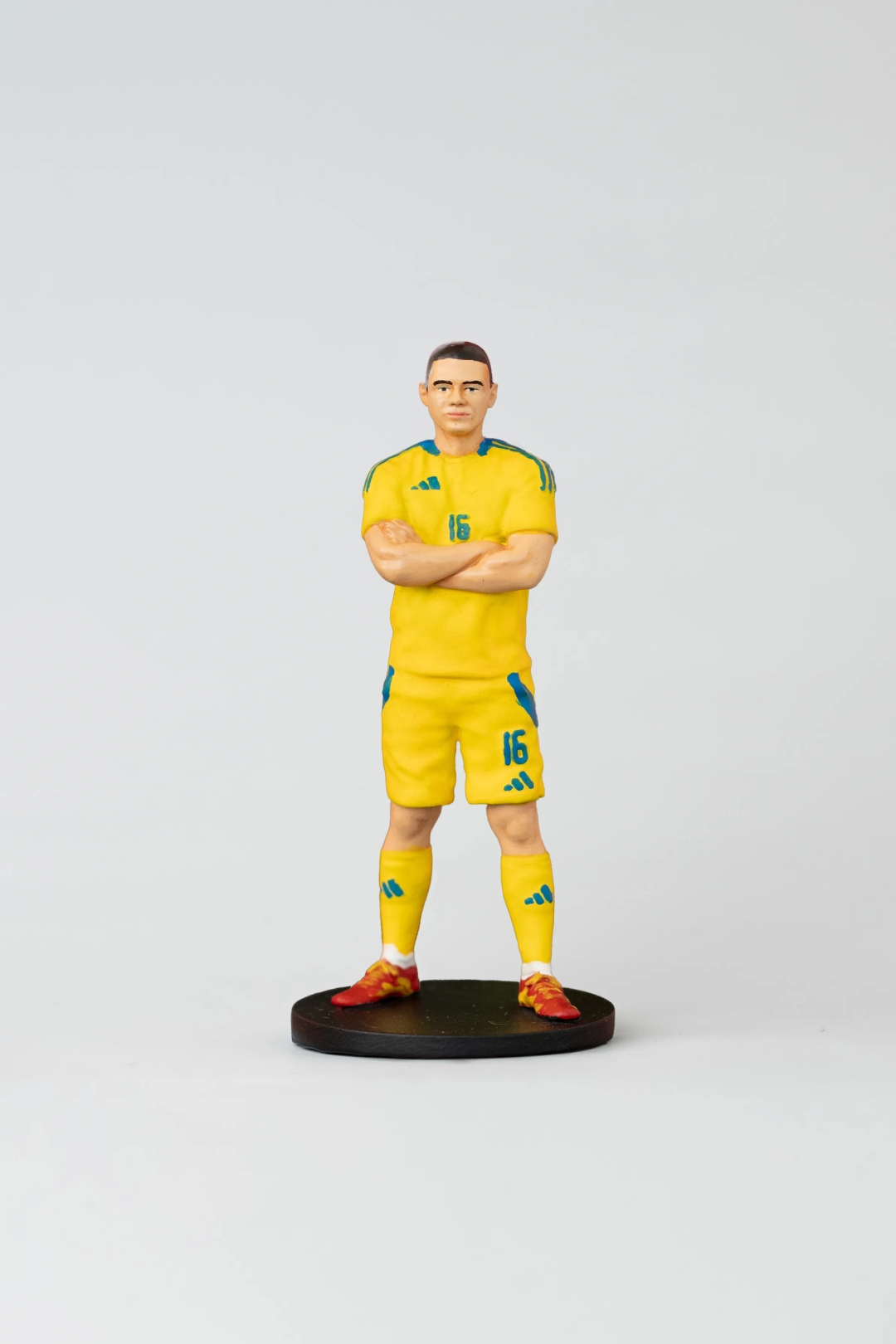 Фігурка Віталія Миколенка