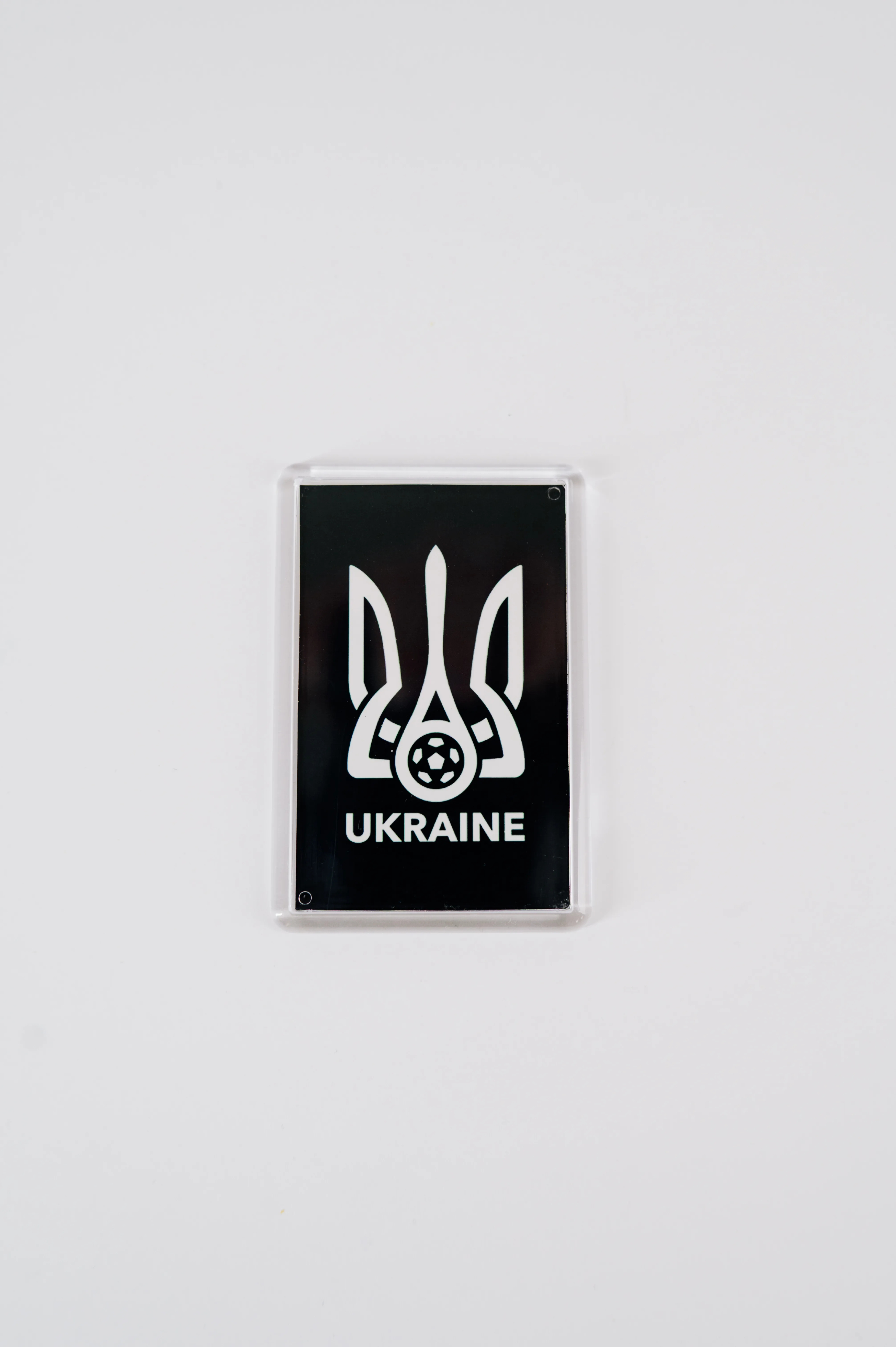 Магніт акриловий чорний
