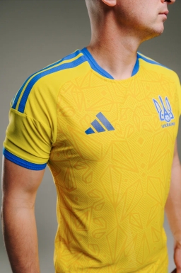 Домашнє джерсі Ukraine 26 Authentic https://shop.uaf.ua Розмір: S Домашнє джерсі Ukraine 26 Authentic Розмір: S