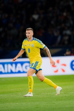 Футболка Назарини з матчу Франція-Україна (13.11.2025) https://shop.uaf.ua Футболка Назарини з матчу Франція-Україна (13.11.2025)