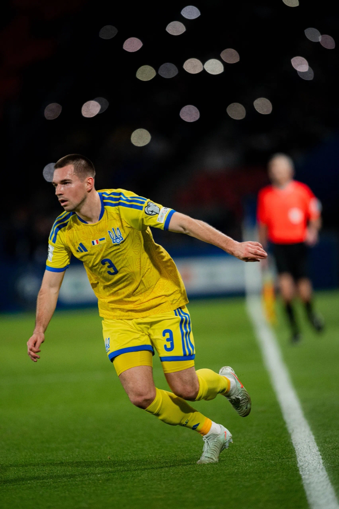 Футболка Михайліченка з матчу Франція-Україна (13.11.2025) https://shop.uaf.ua Футболка Михайліченка з матчу Франція-Україна (13.11.2025)