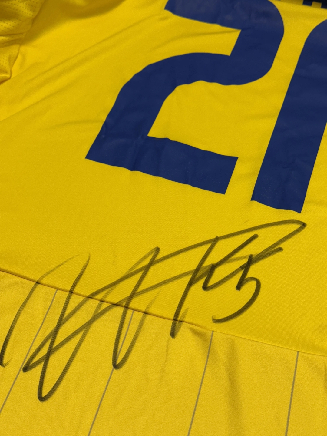 Футболка Калюжного з матчу Ісландія-Україна https://shop.uaf.ua Футболка Калюжного з матчу Ісландія-Україна